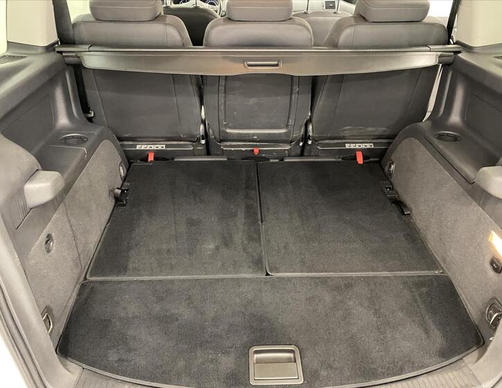 Volkswagen Touran 27