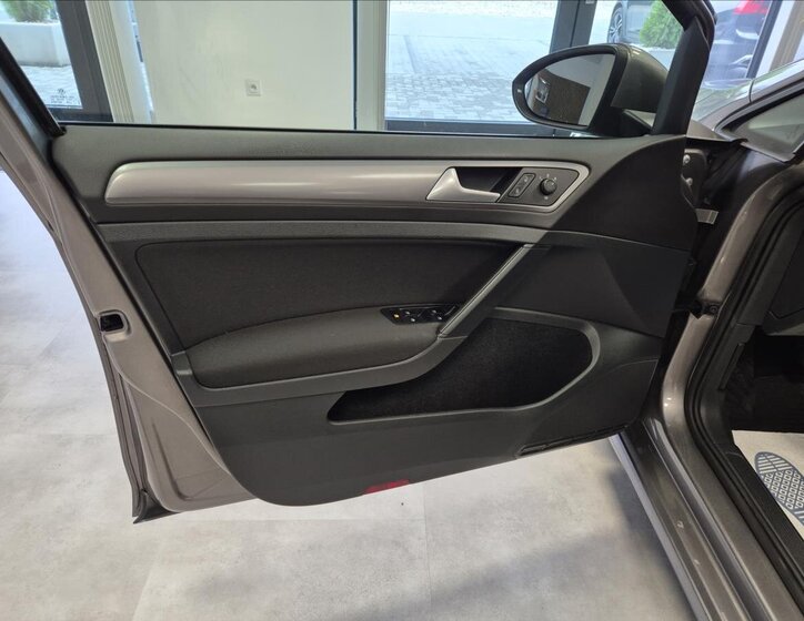 Volkswagen Golf Hatchback 1,2 l 81 kw