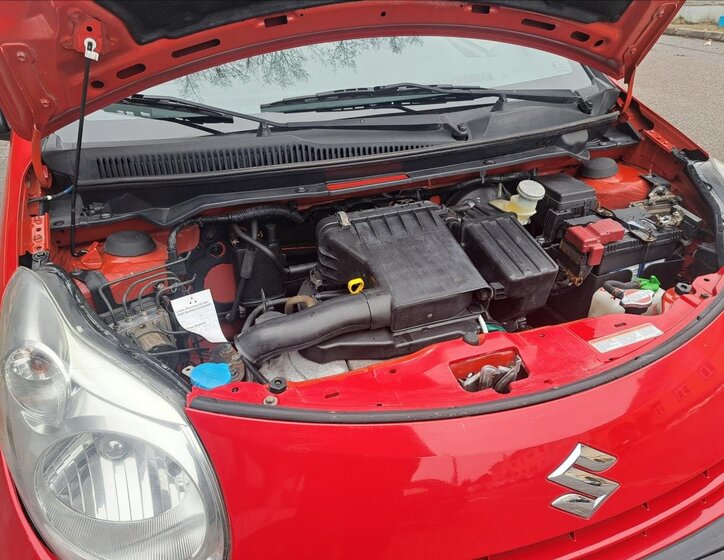 Suzuki Alto Hatchback 996,0 50 kw