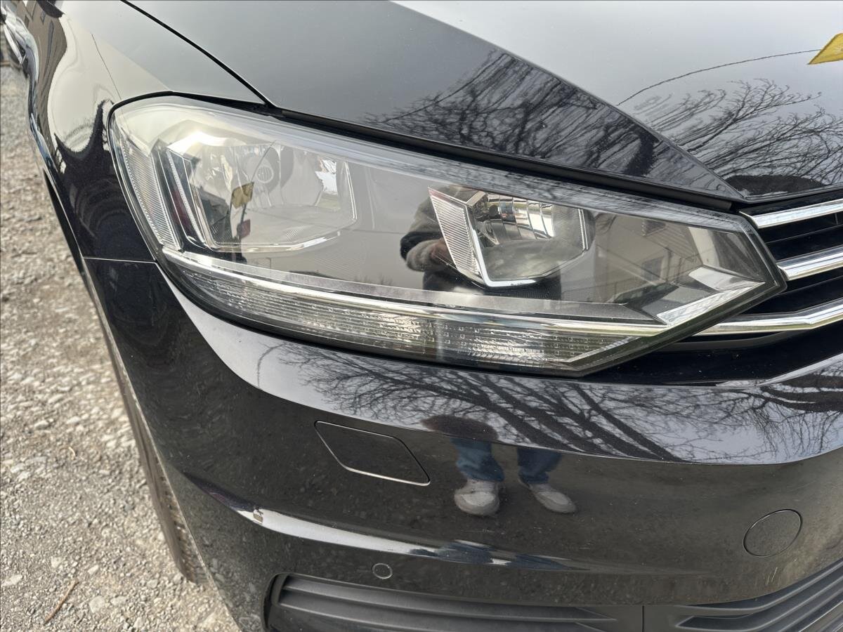 Volkswagen Touran MPV 1,2 l 81 kw