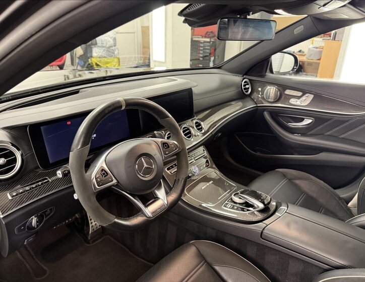 Mercedes-Benz Třídy E 19