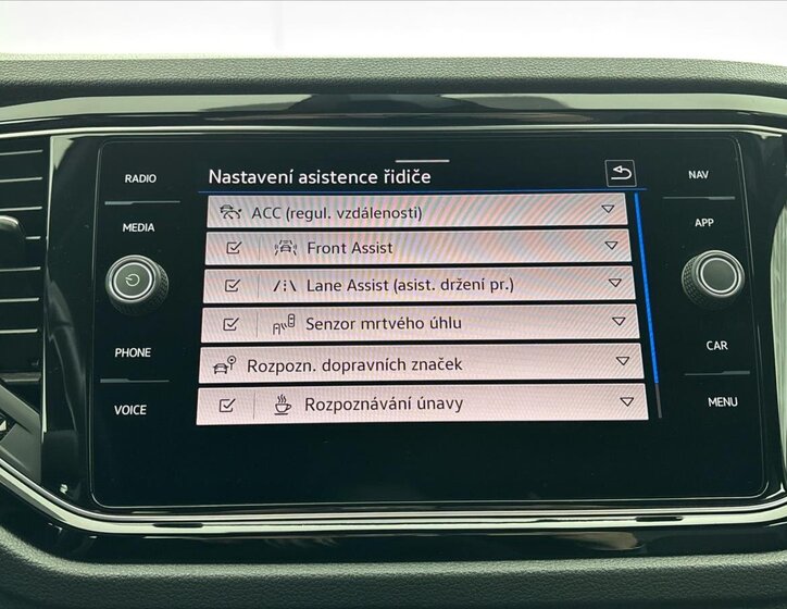 Volkswagen T-Roc SUV / Terénní 2,0 l 221 kw