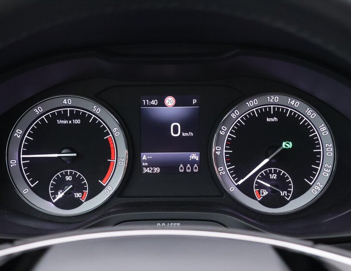 Škoda Karoq SUV 1,5 l 110 kw