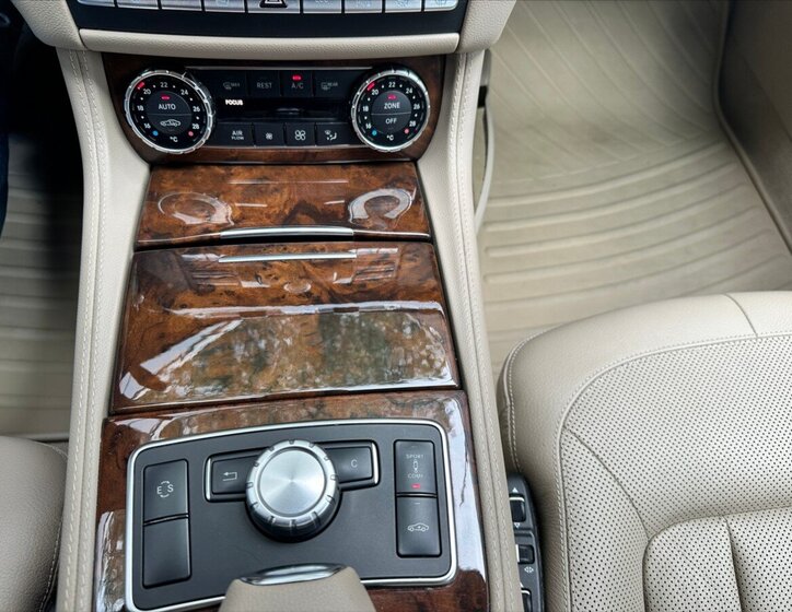 Mercedes-Benz CLS 27