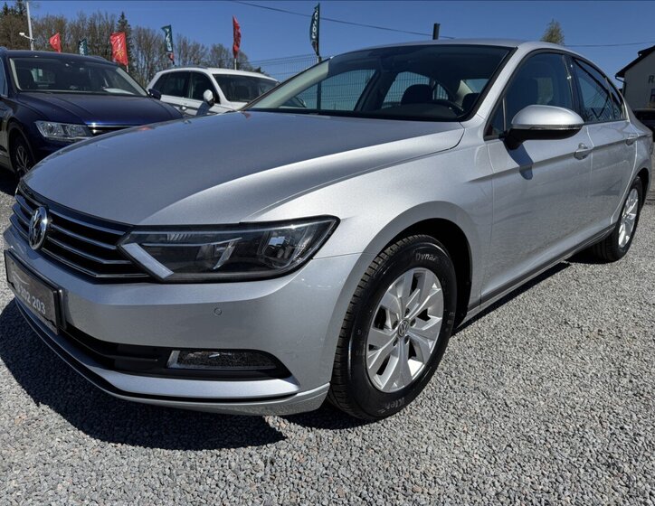 Volkswagen Passat Ostatní 1,6 l 88 kw