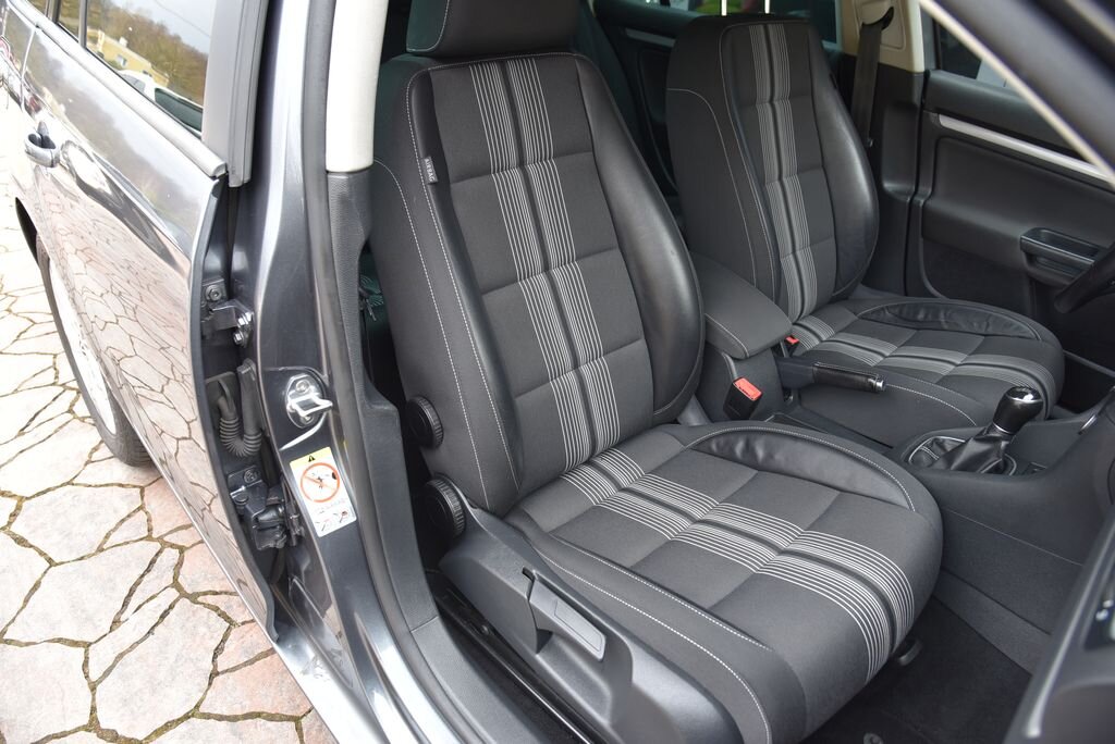 Volkswagen Golf Kombi 1,6 l 77 kw