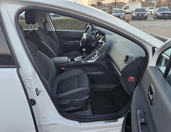 Peugeot 3008 SUV 1,2 l 96 kw