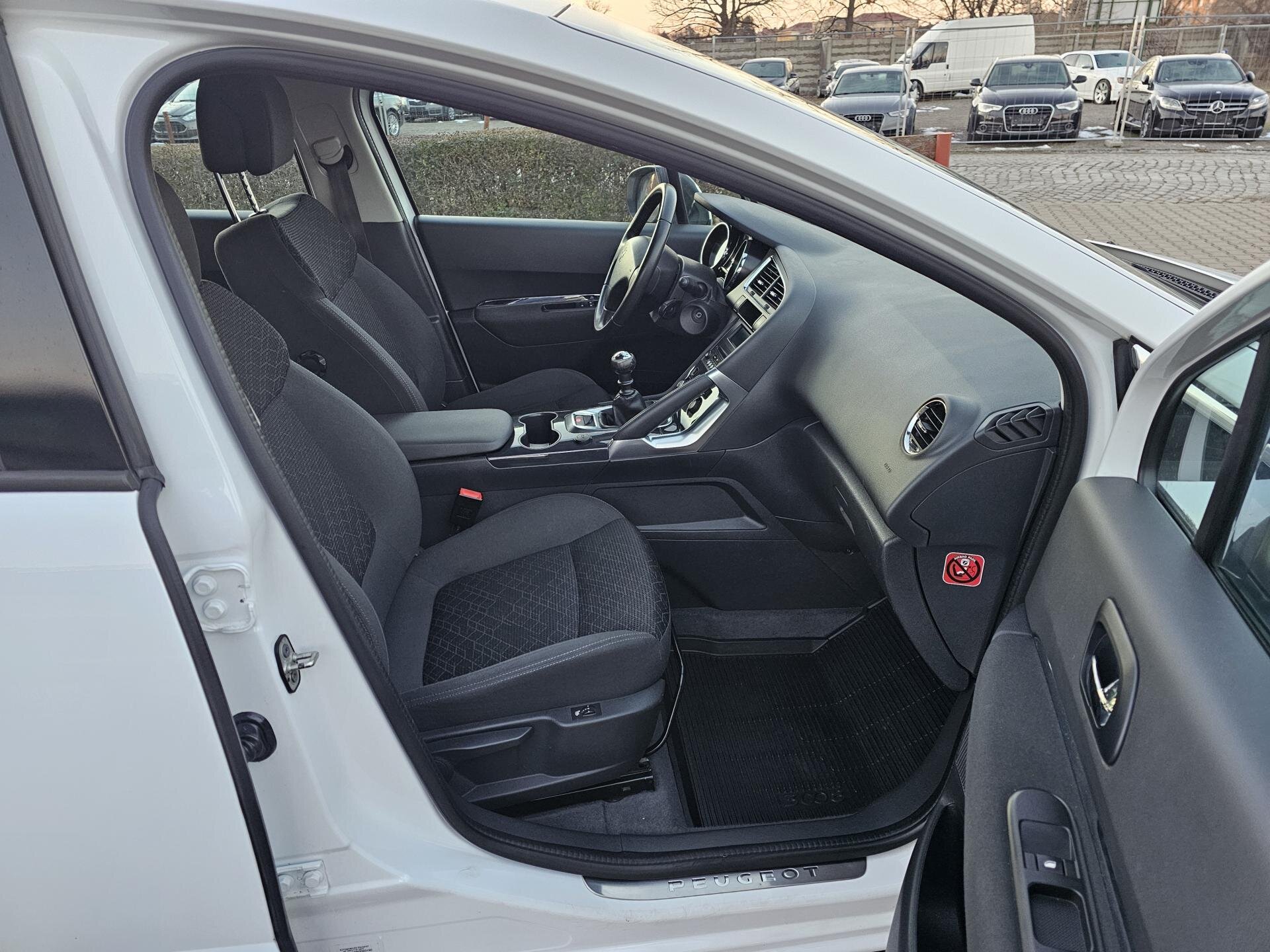 Peugeot 3008 SUV 1,2 l 96 kw