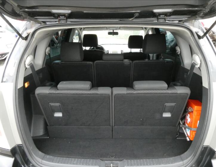 Toyota Corolla Verso 10