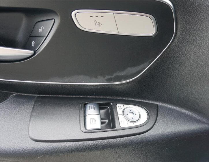 Mercedes-Benz Vito 13