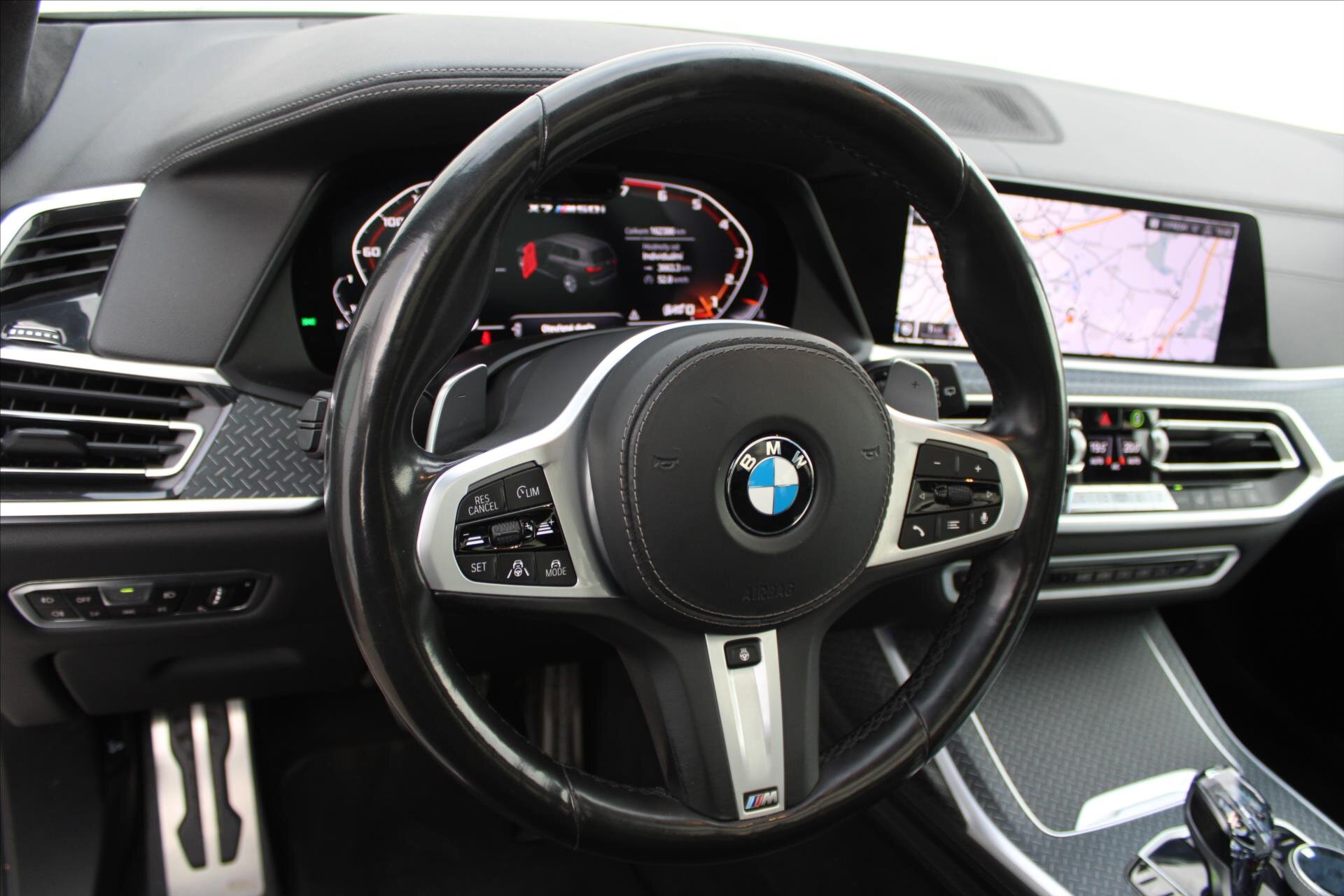 BMW X7 SUV 4,4 l 390 kw