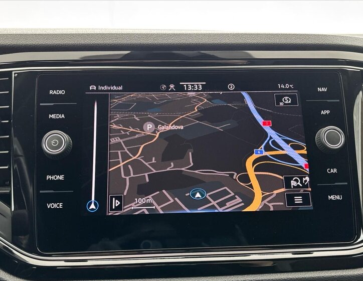 Volkswagen T-Roc SUV / Terénní 2,0 l 221 kw