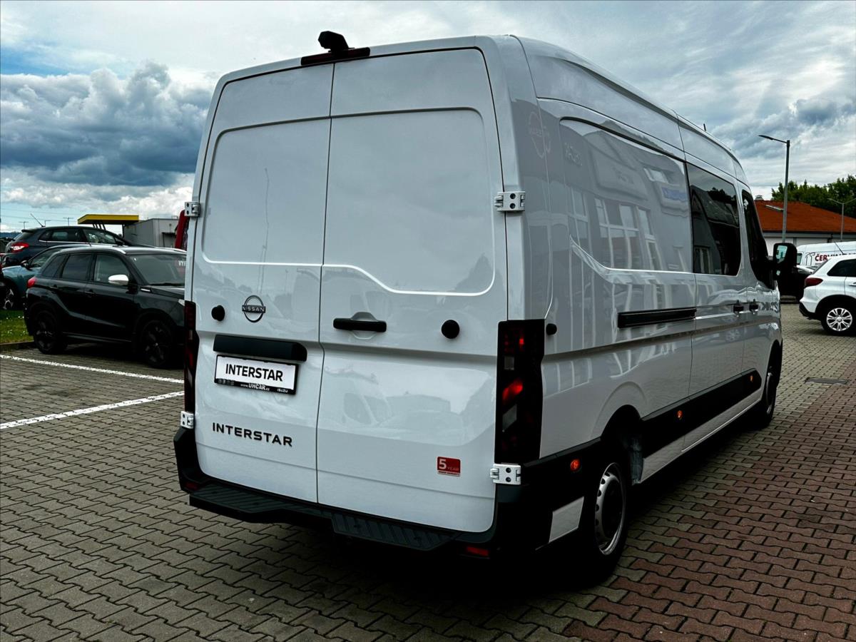 Nissan Interstar