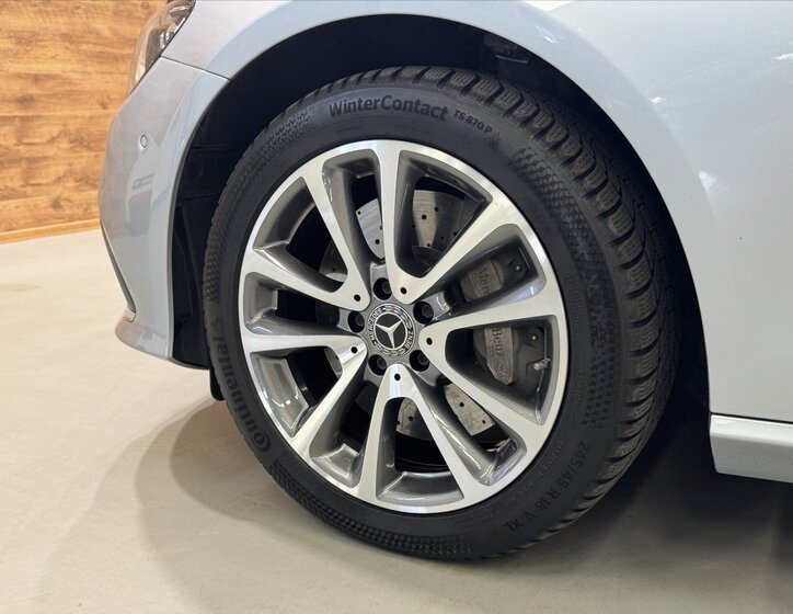 Mercedes-Benz Třídy E Kombi 2,9 l 243 kw