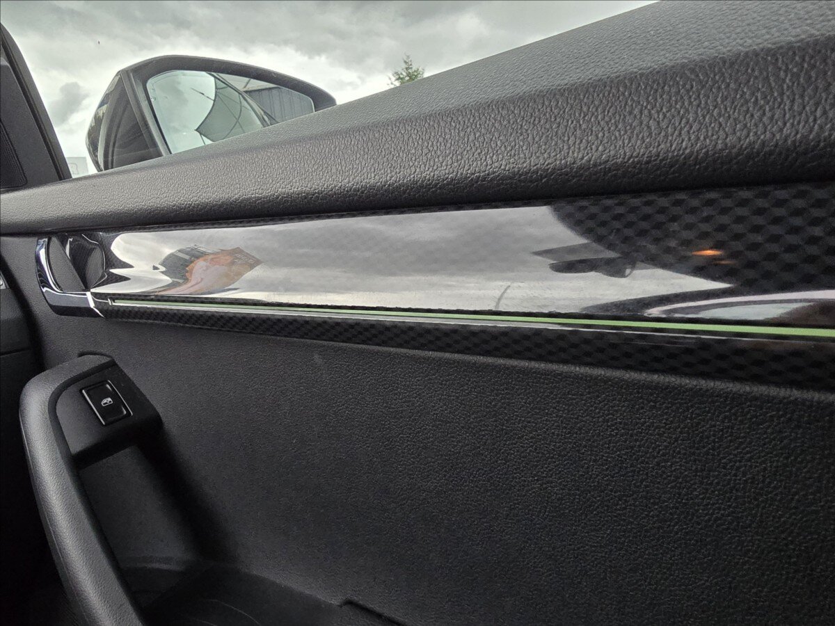 Škoda Octavia Sedan / Limuzína 2,0 l 135 kw