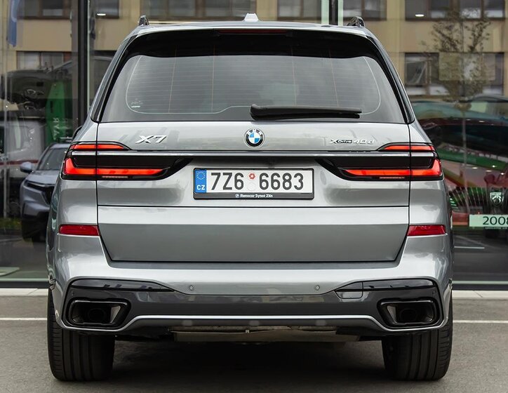 BMW X7 SUV / Terénní 3,0 l 250 kw