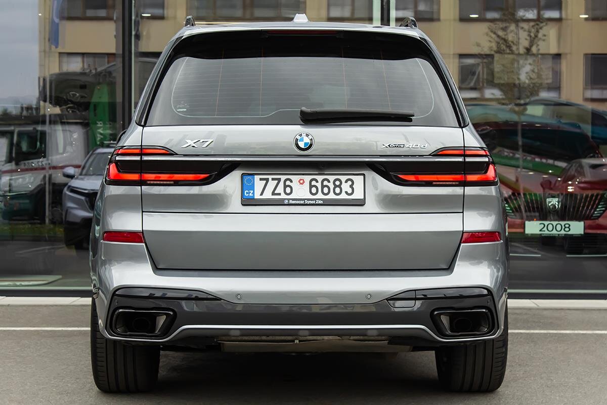 BMW X7 SUV / Terénní 3,0 l 250 kw