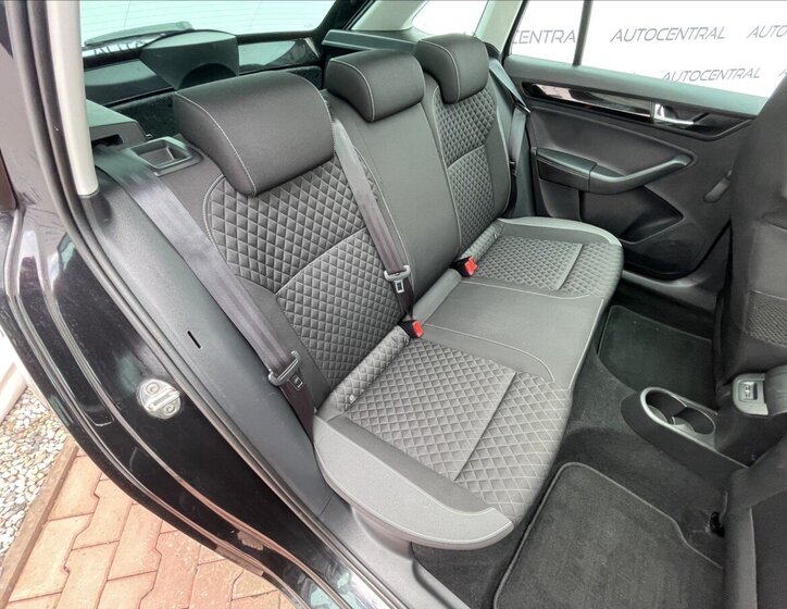 Škoda Rapid Hatchback 999,0 70 kw