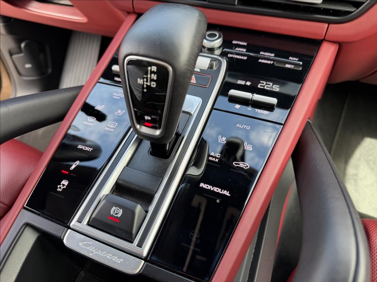 Porsche Cayenne SUV / Terénní 3,0 l 250 kw