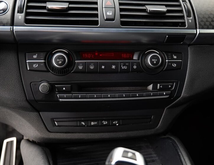 BMW X6 SUV / Terénní 3,0 l 180 kw