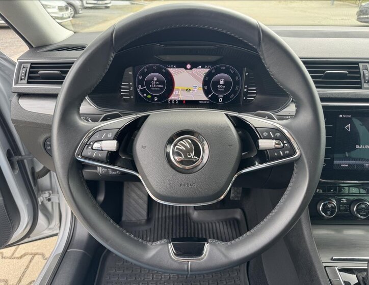 Škoda Superb 14