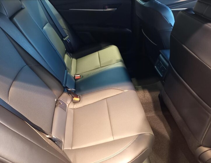 Toyota Camry Sedan 2,5 l 169 kw