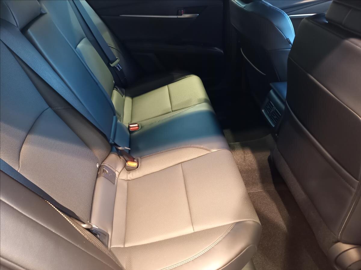 Toyota Camry Sedan 2,5 l 169 kw