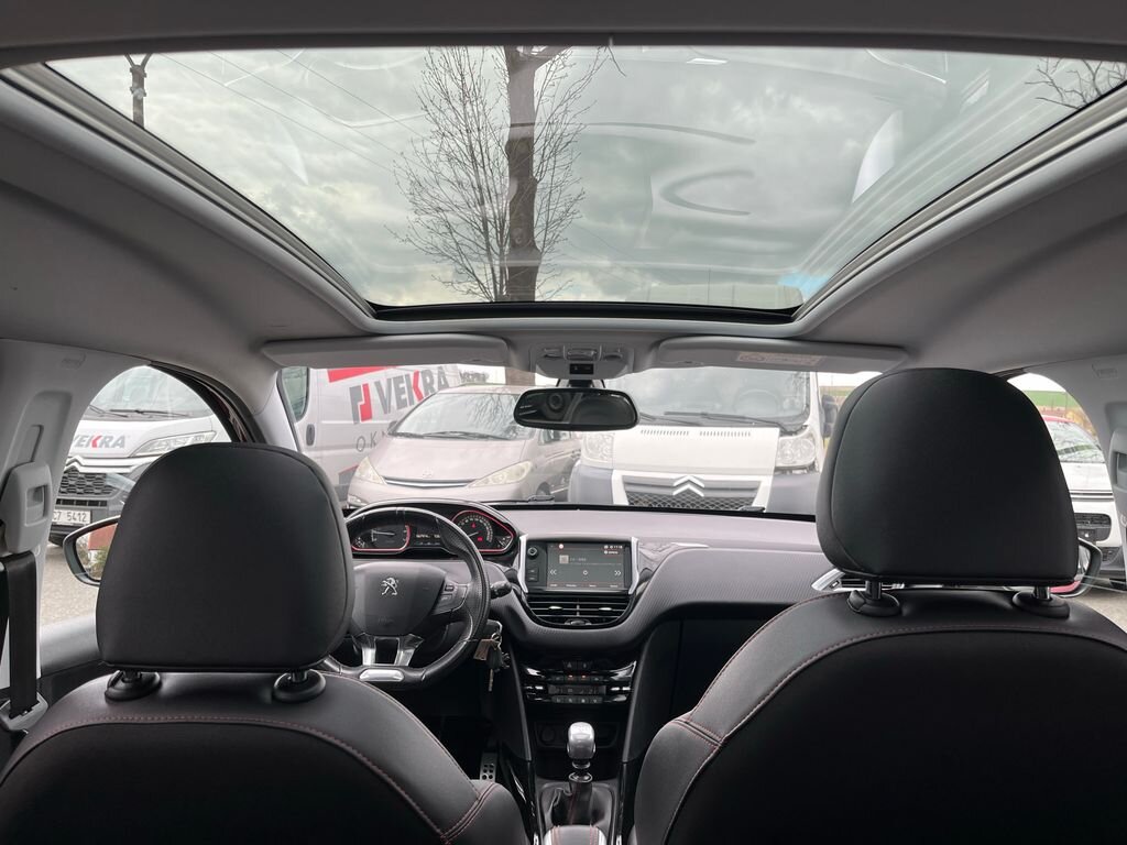 Peugeot 2008 SUV 1,2 l 96 kw