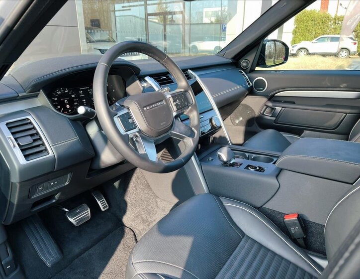 Land Rover Discovery 8