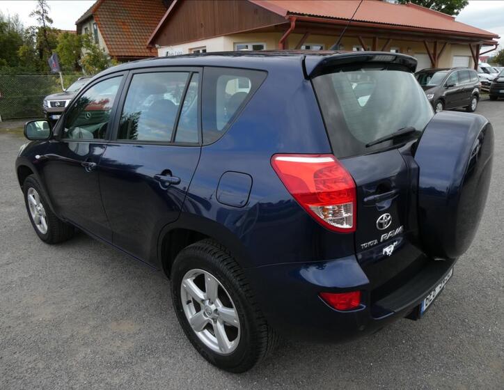 Toyota RAV4 6