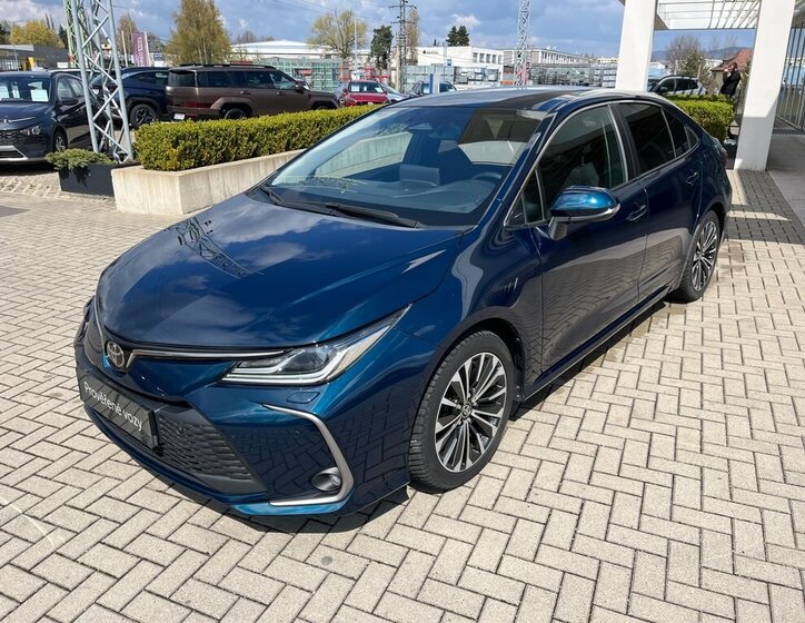 Toyota Corolla Sedan / Limuzína 1,5 l 92 kw