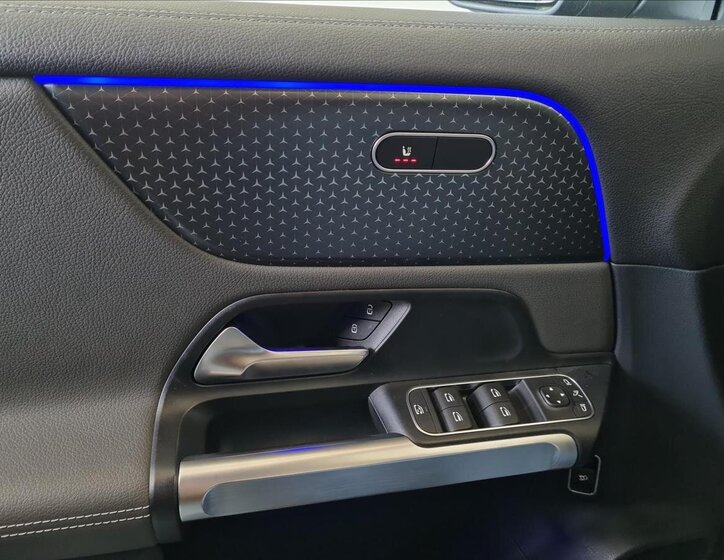 Mercedes-Benz EQB 12