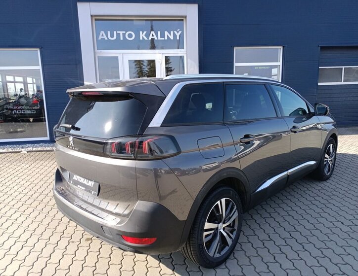 Peugeot 5008 SUV / Terénní 1,5 l 96 kw