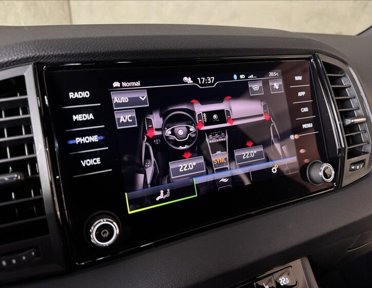 Škoda Karoq SUV 1,5 l 110 kw