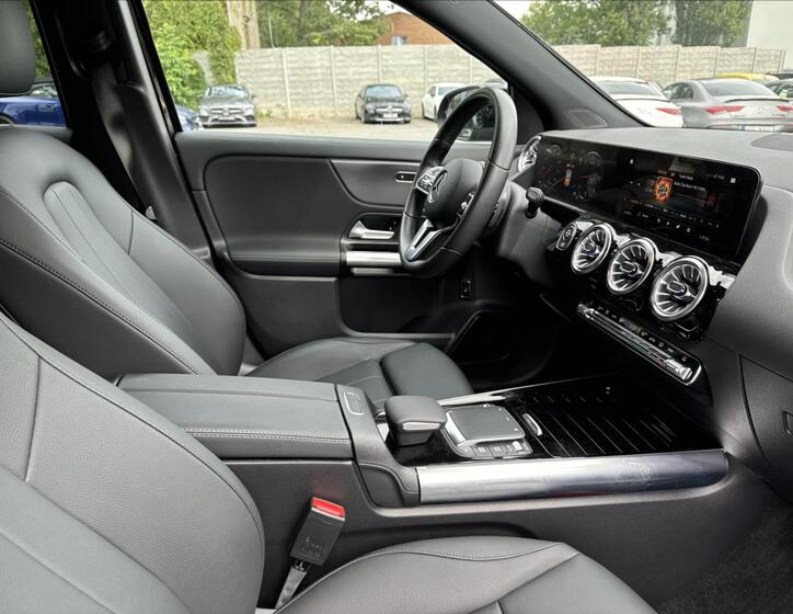 Mercedes-Benz GLA 13