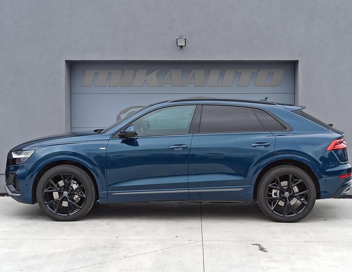 Audi Q8 8