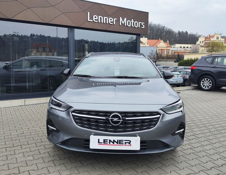 Opel Insignia Kombi 2,0 l 128 kw