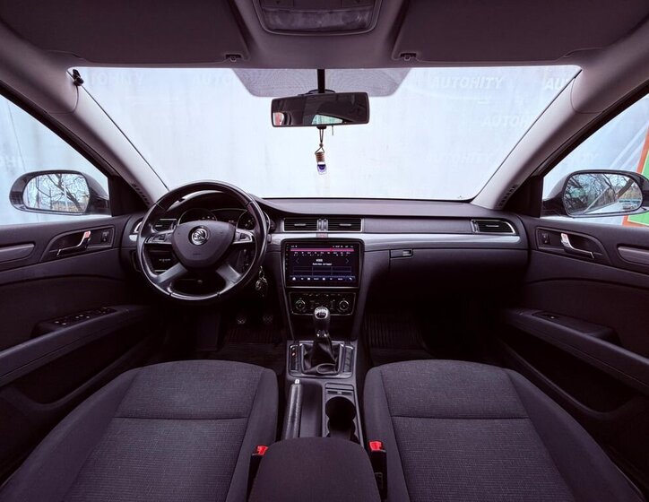 Škoda Superb Sedan 2,0 l 103 kw