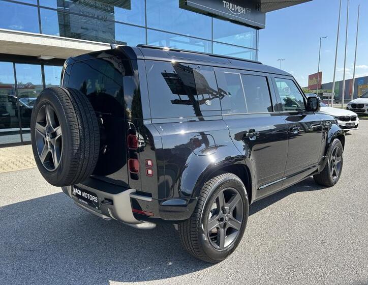 Land Rover Defender 7
