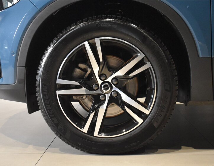 Volvo XC40 SUV / Terénní 2,0 l 120 kw