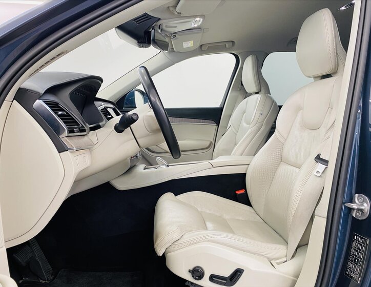 Volvo XC90 SUV / Terénní 2,0 l 173 kw