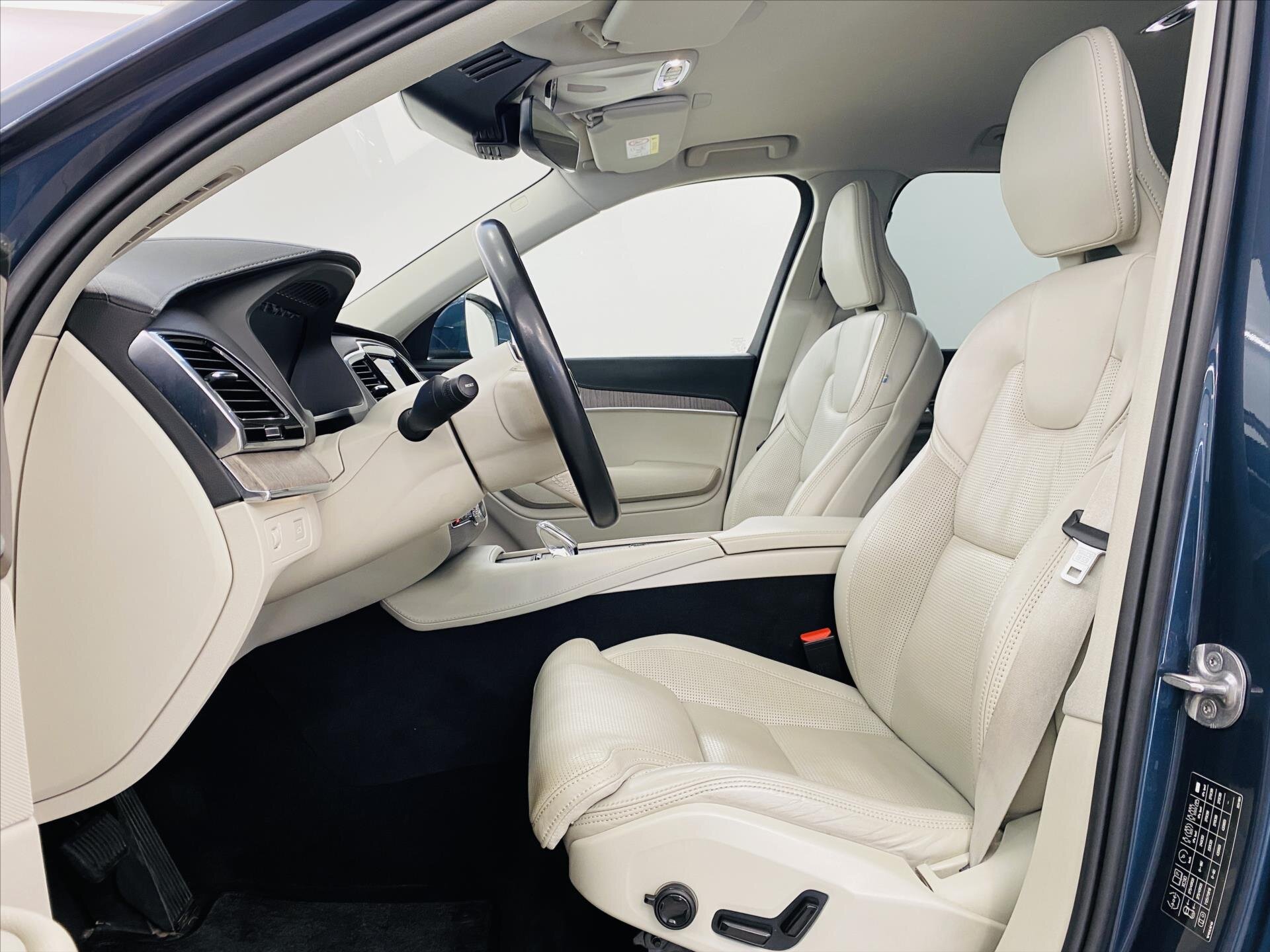 Volvo XC90 SUV / Terénní 2,0 l 173 kw