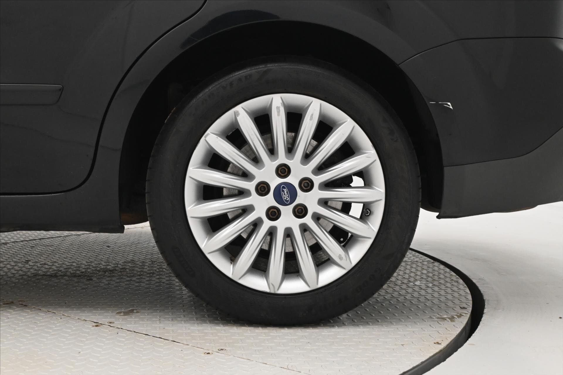 Ford S-MAX MPV 2,0 l 100 kw