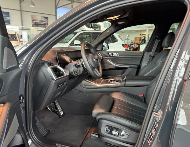 BMW X7 SUV / Terénní 3,0 l 250 kw