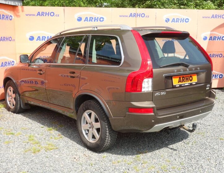 Volvo XC90 SUV 2,4 l 147 kw
