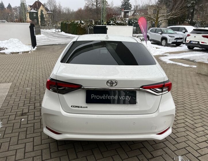 Toyota Corolla Sedan 1,5 l 92 kw