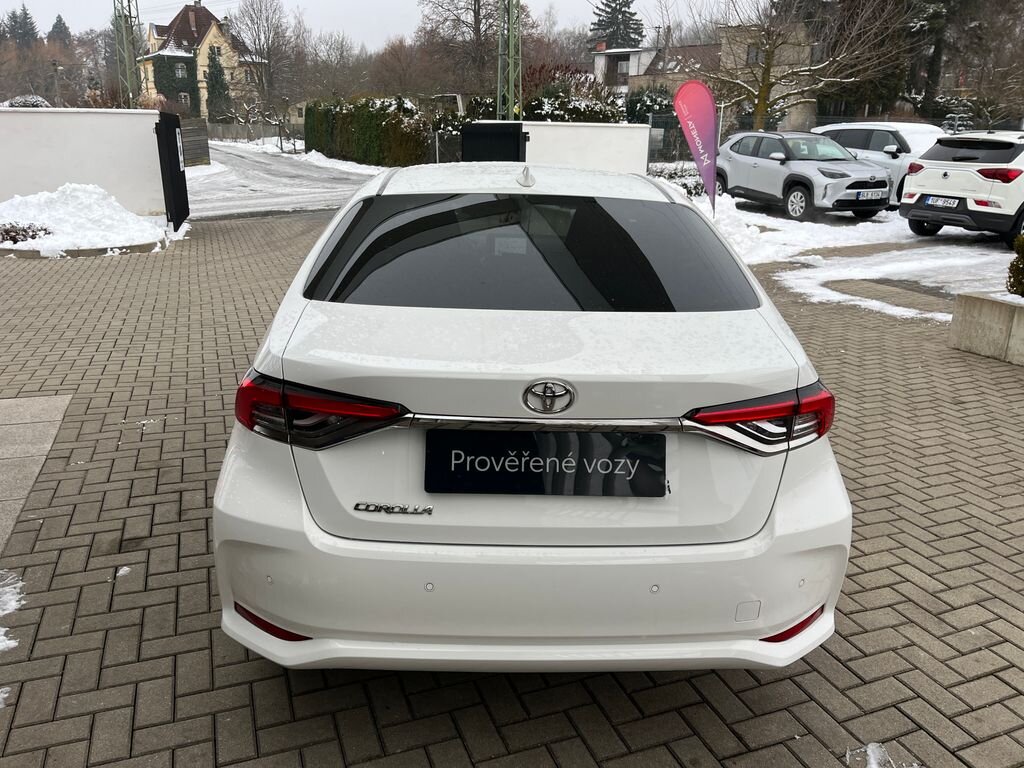 Toyota Corolla Sedan 1,5 l 92 kw