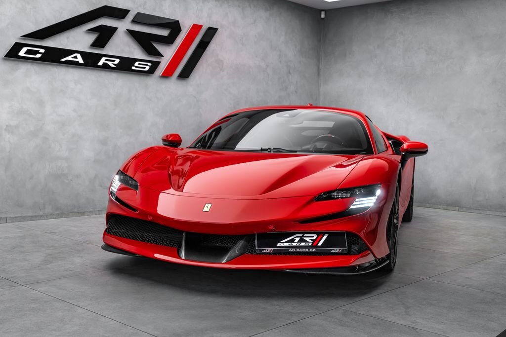 Ferrari SF90 Kupé 4,0 l 574 kw