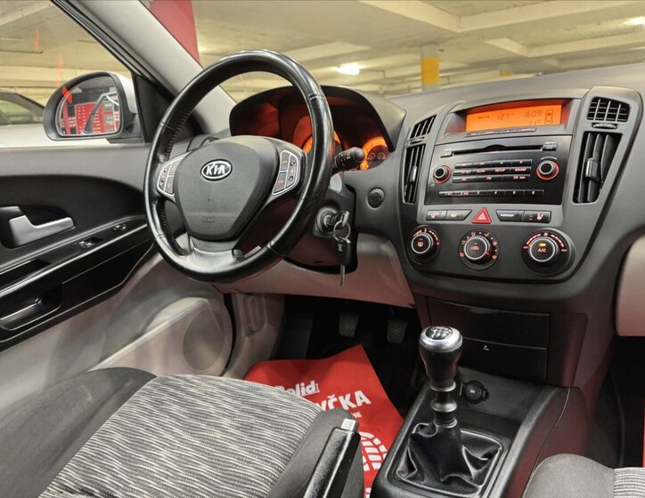 KIA Ceed Hatchback 1,4 l 80 kw
