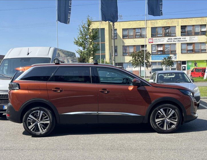 Peugeot 5008 SUV / Terénní 1,2 l 96 kw